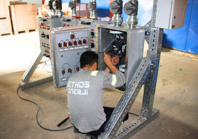 We Successfully Completed a Custom Ex-Proof Power Distribution Panel Project for a Refinery Facility